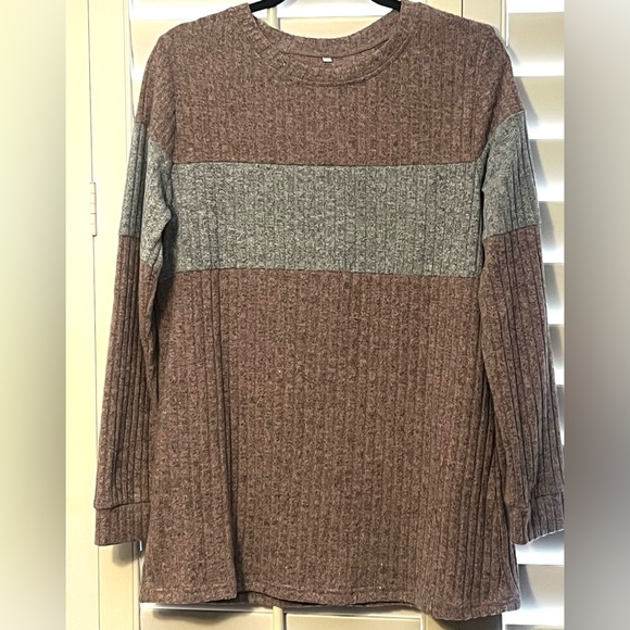 Two Colored Ribbed Soft Sweater - Picture 1 of 2